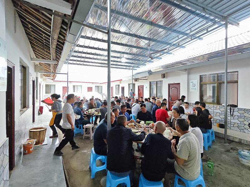 中秋國慶雙節至，四川博水環保 團隊暖心關懷眉山工業園區污水處理廠項目全體員工